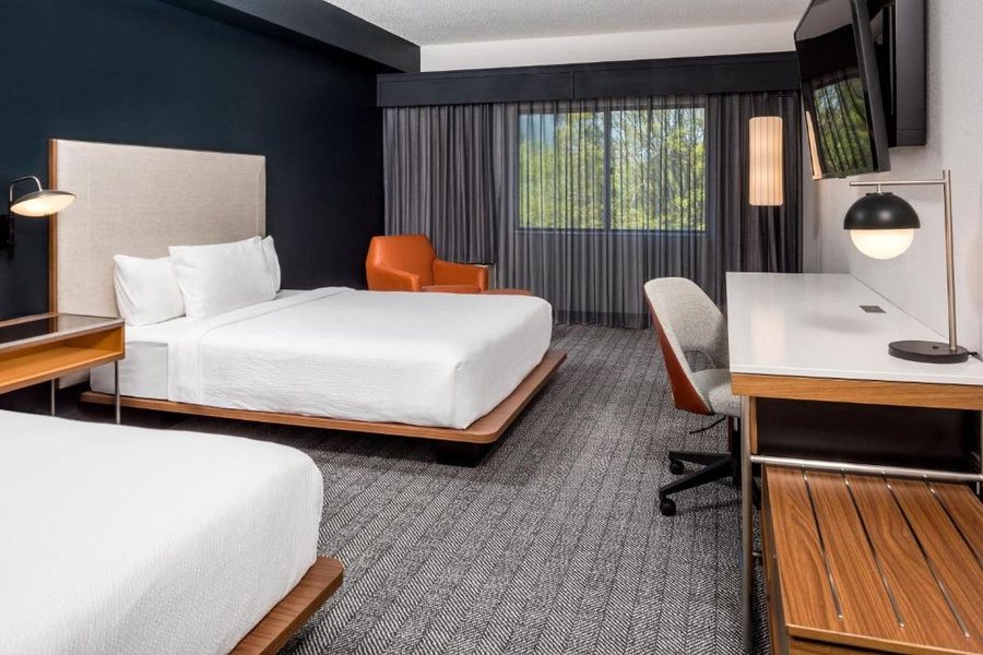 Courtyard by Marriott Charlotte Ballantyne — Guest room