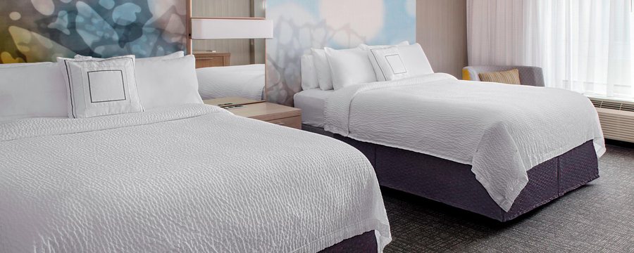 Courtyard by Marriott Charlotte City Center — Guest room