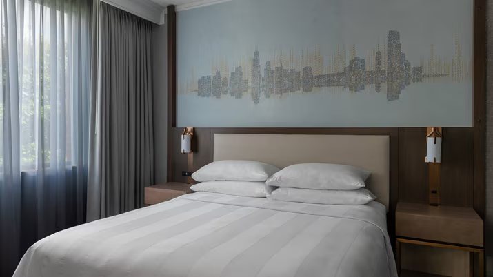Courtyard by Marriott Chicago at Medical District UIC Chicago Illinois — Guest room