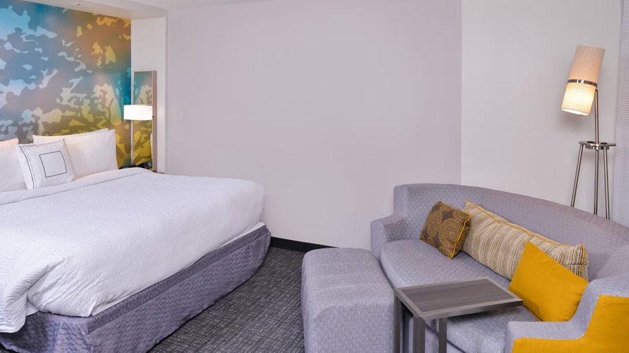 Courtyard by Marriott Columbus Grove City — Guest room