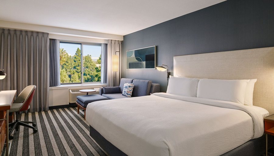 Courtyard By Marriott Culver City Los Angeles — Guest room