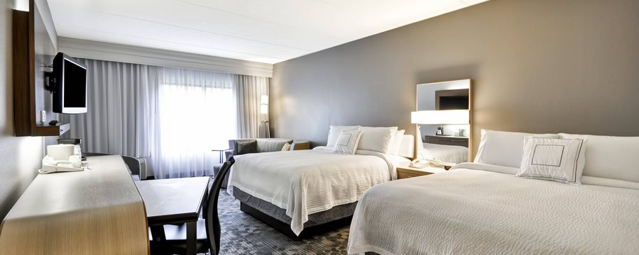 Courtyard by Marriott Dalton — Guest room
