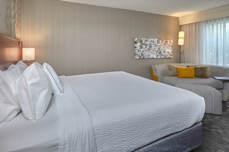 Courtyard by Marriott Eugene Springfield — Guest room