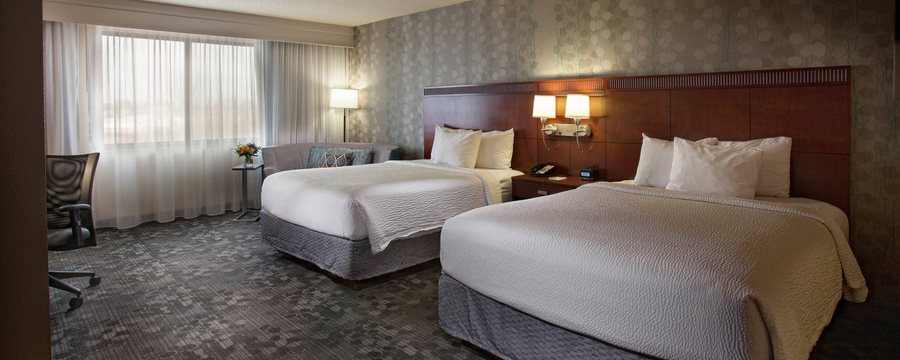 Courtyard by Marriott Fayetteville — Guest room