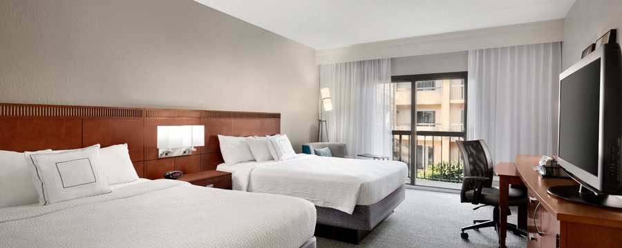 Courtyard by Marriott Fort Myers Cape Coral — Guest room