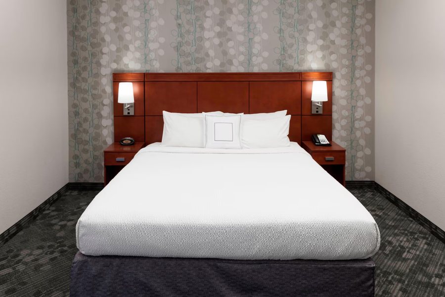 Courtyard by Marriott Franklin Cool Springs — Guest room