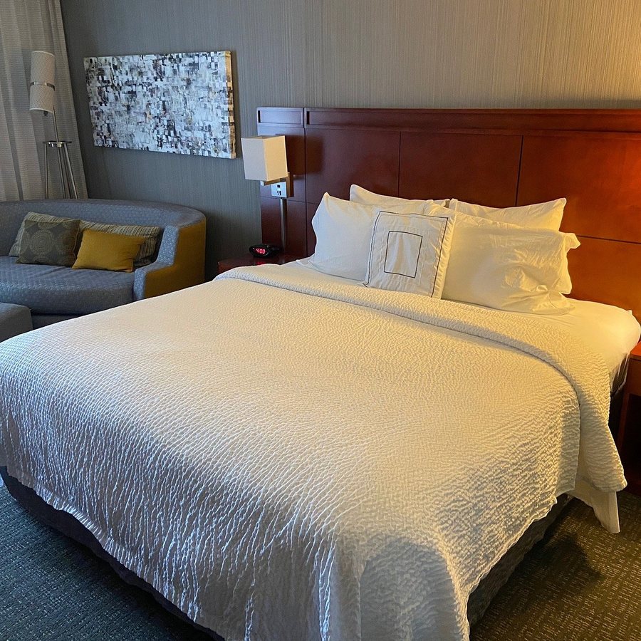 Courtyard by Marriott Grand Rapids Downtown — Guest room