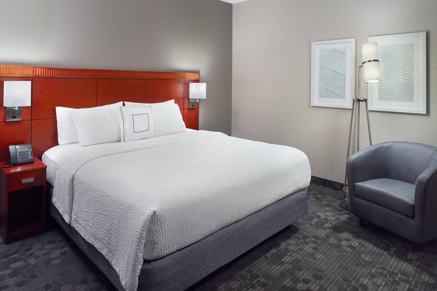 Courtyard by Marriott Greensboro — Guest room