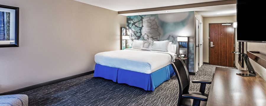 Courtyard by Marriott Houston I 10 West Park Row — Guest room