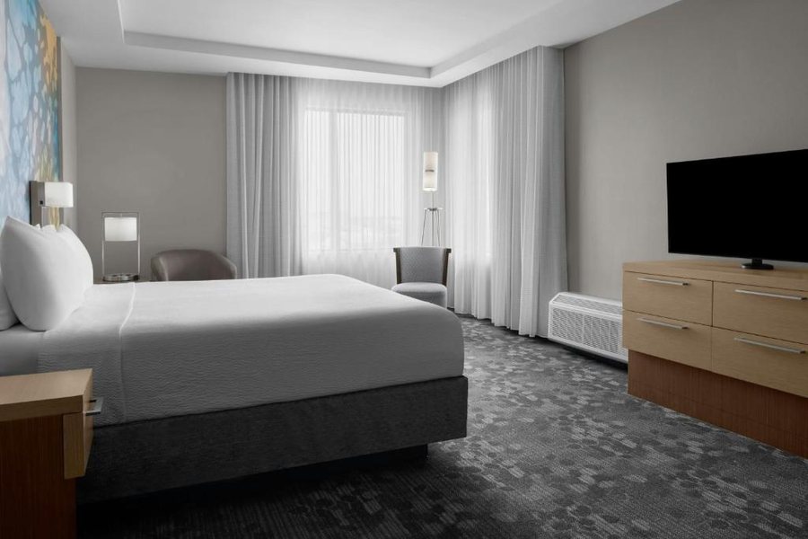 Courtyard by Marriott Houston Katy Mills — Guest room