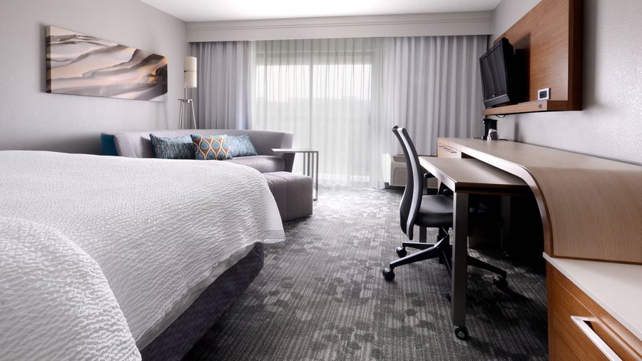 Courtyard by Marriott Houston Northwest — Guest room