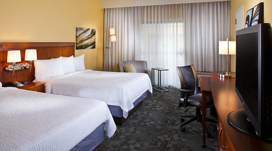Courtyard by Marriott Huntsville University Drive — Guest room