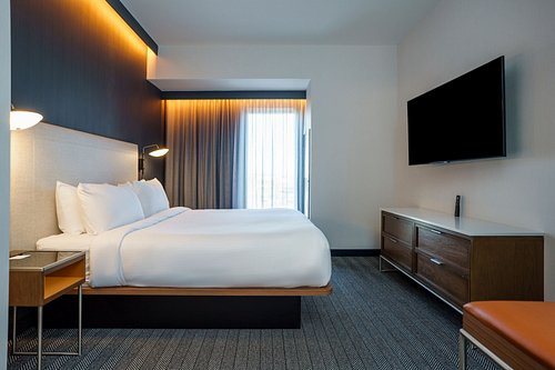 Courtyard by Marriott Indianapolis Fishers — Guest room