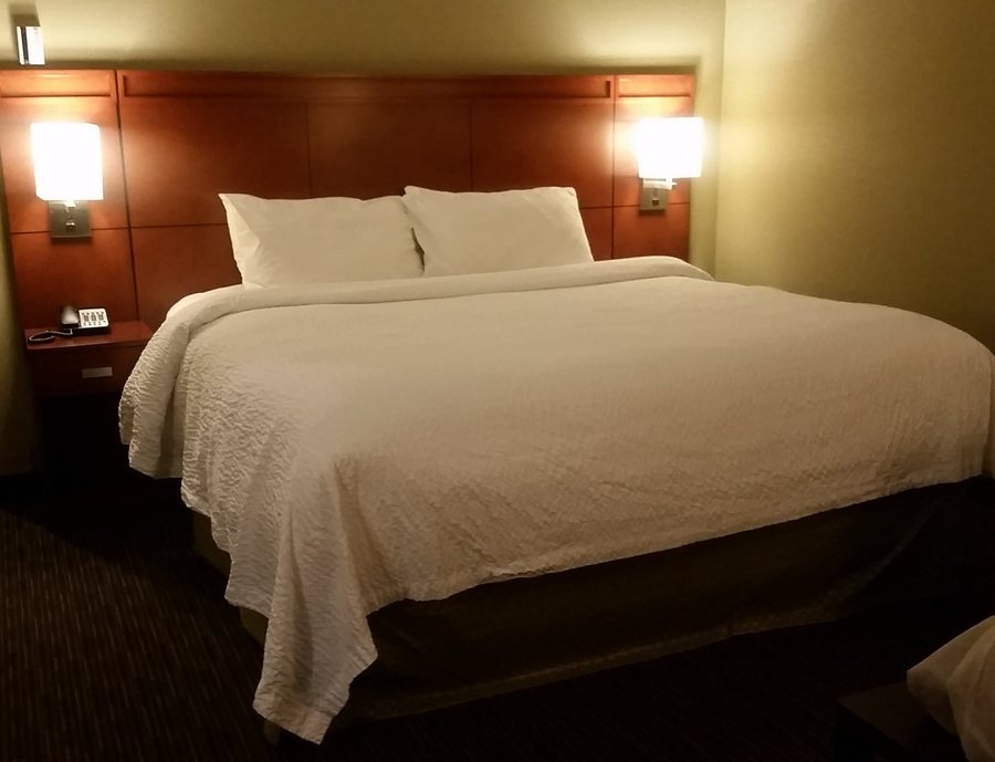 Courtyard by Marriott Ithaca Airport University — Guest room