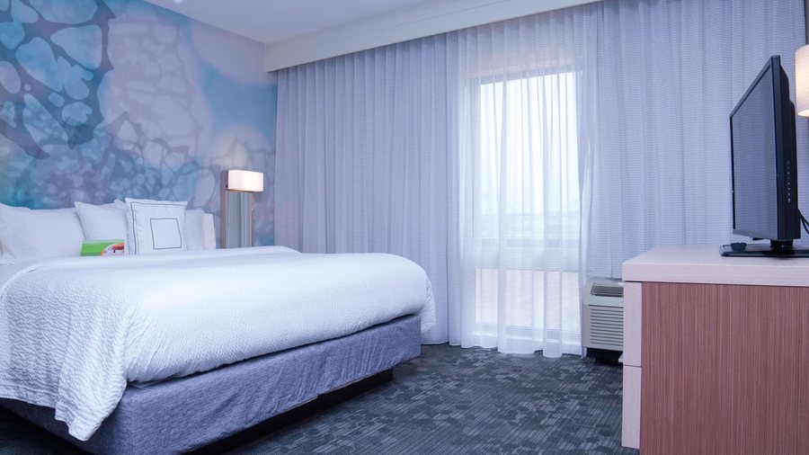 Courtyard by Marriott Jackson Airport Pearl — Guest room