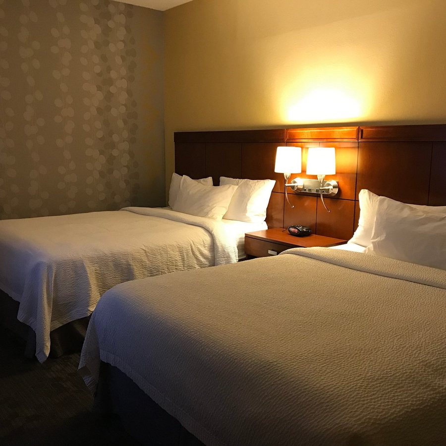 Courtyard by Marriott Jacksonville Flagler Center — Guest room
