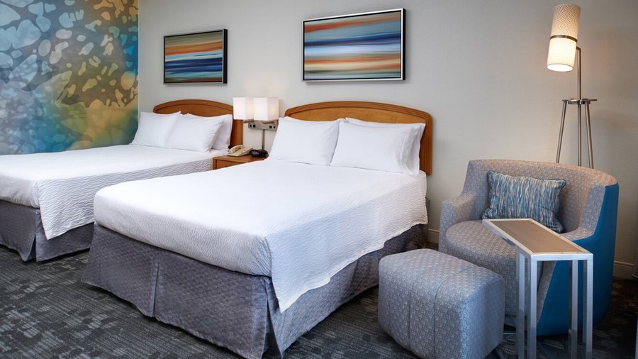 Courtyard by Marriott Kansas City Overland Park Convention Center — Guest room