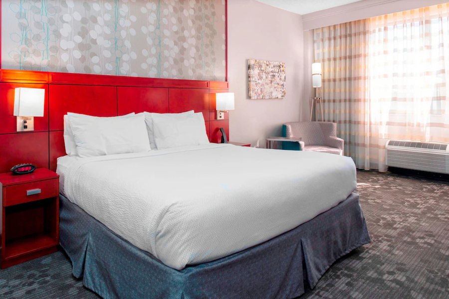 Courtyard By Marriott Killeen — Guest room