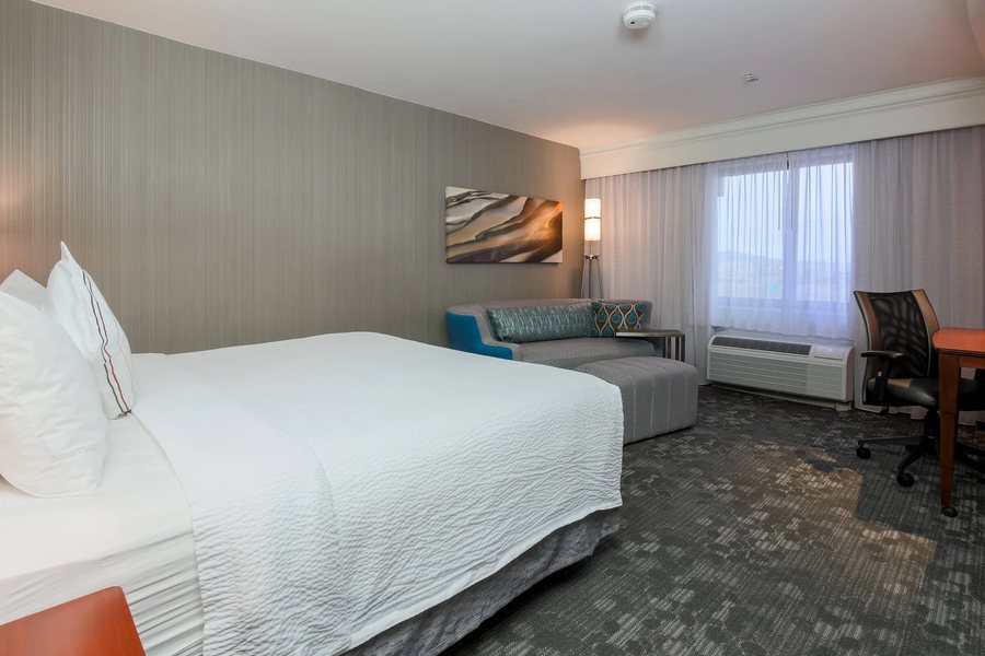 Courtyard By Marriott Las Vegas Stadium Area Las Vegas Nevada — Guest room