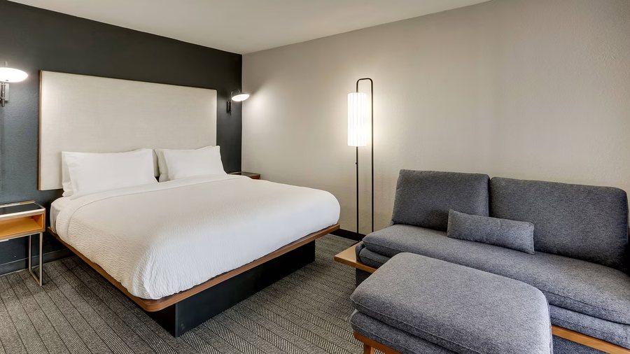 Courtyard by Marriott Lexington South Hamburg Place — Guest room