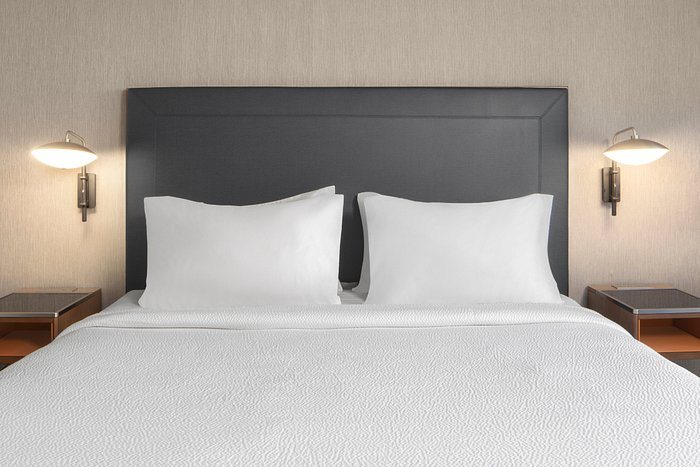 Courtyard by Marriott Little Rock West — Guest room