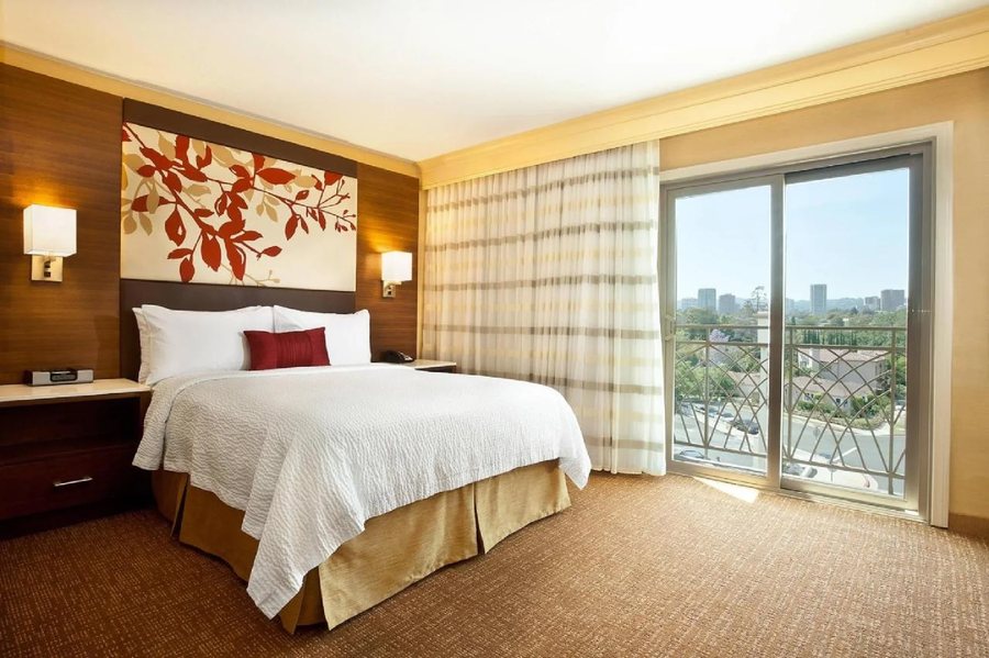 Courtyard by Marriott Los Angeles Century City Beverly Hills Los Angeles California — Guest room