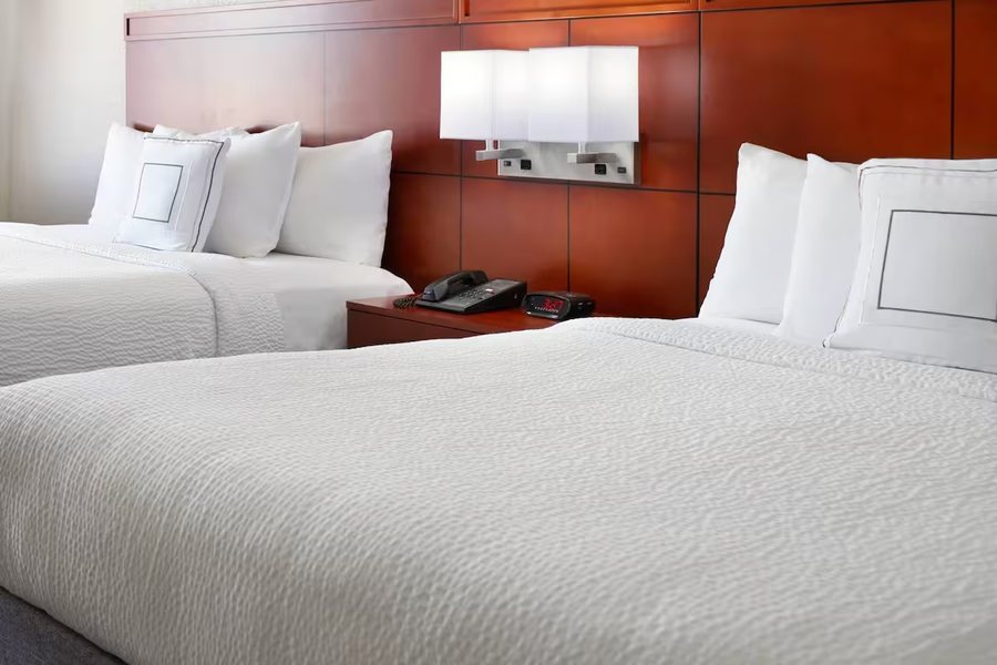 Courtyard by Marriott Macon — Guest room