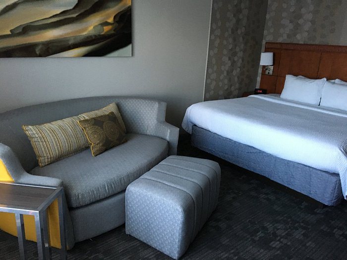 Courtyard By Marriott Memphis Collierville — Guest room
