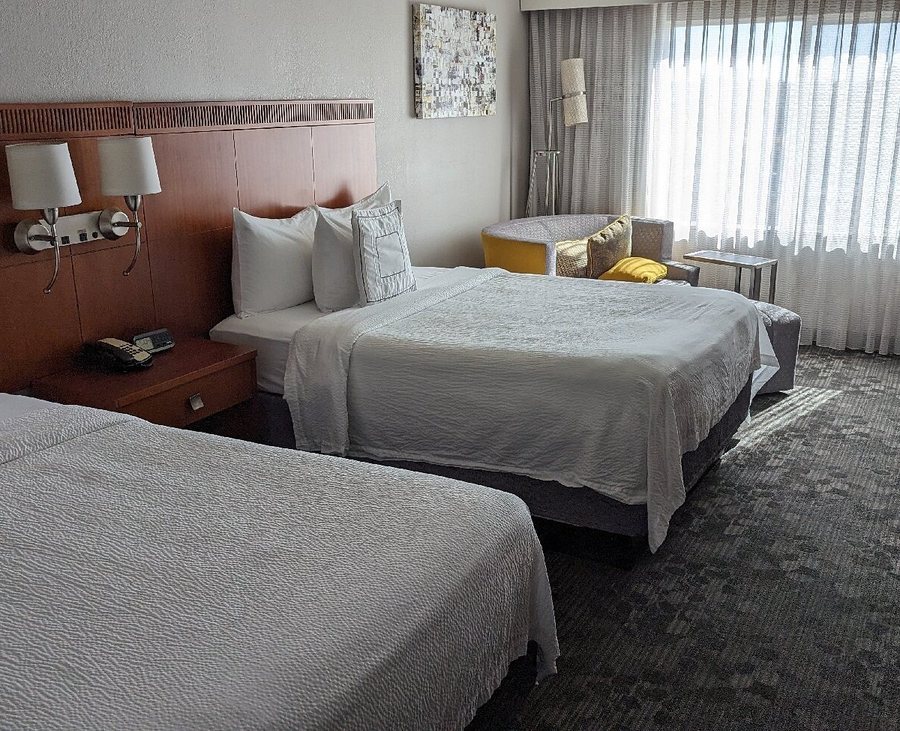 Courtyard by Marriott Merced — Guest room