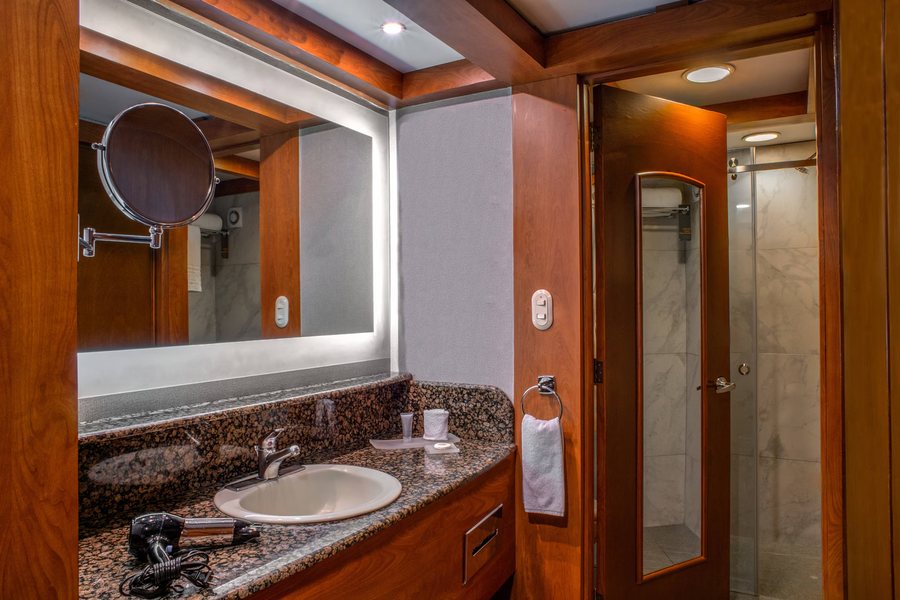 Courtyard by Marriott Mexico City Vallejo — Bathroom