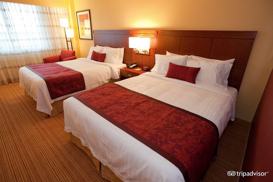 Courtyard by Marriott Miami Airport Miami Florida — Guest room