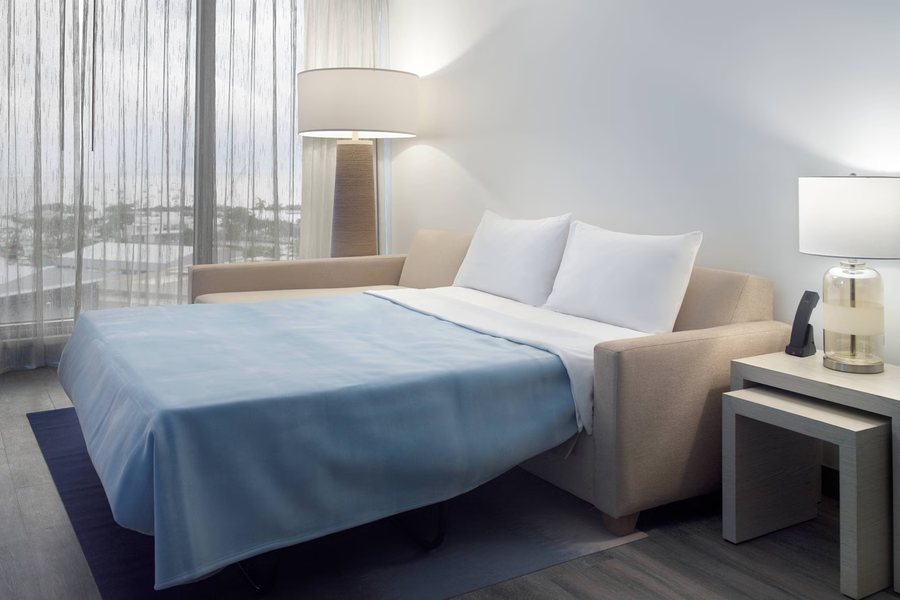 Courtyard by Marriott Miami Coconut Grove — Guest room