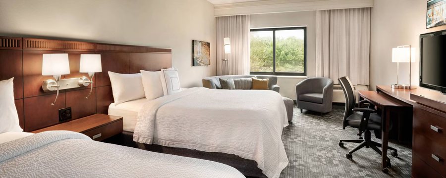 Courtyard by Marriott Middletown Goshen — Guest room