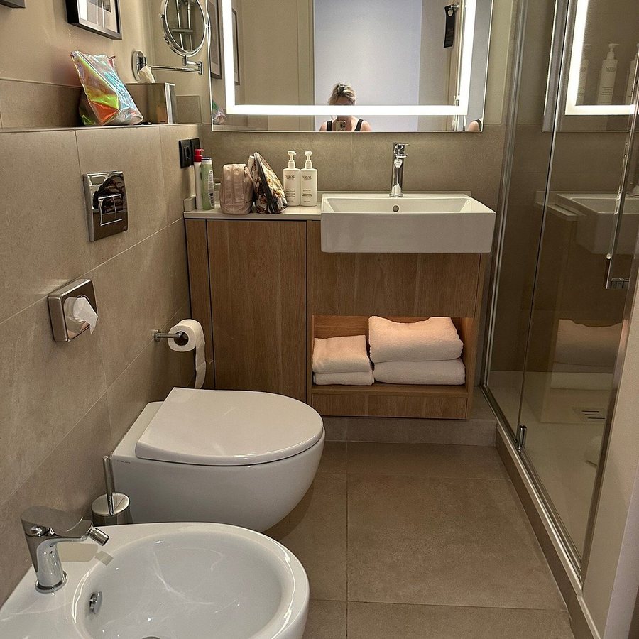 Courtyard by Marriott Milano Linate — Bathroom
