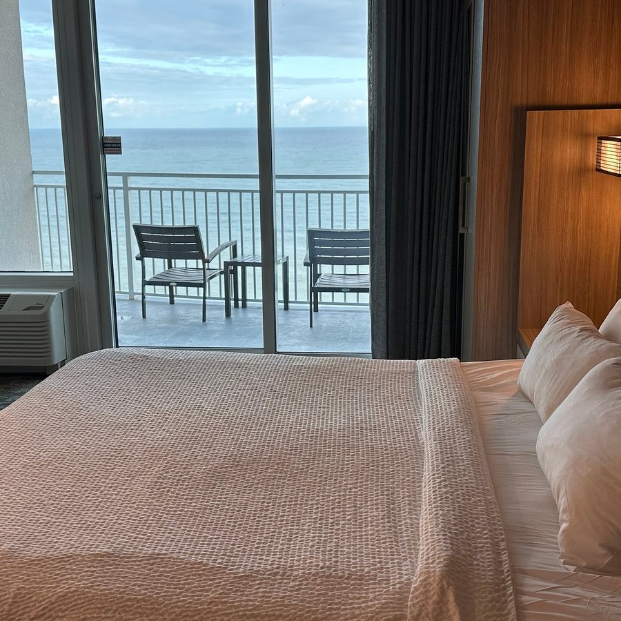 Courtyard by Marriott Myrtle Beach Oceanfront — Guest room