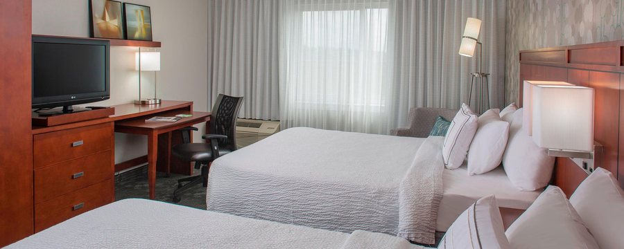 Courtyard by Marriott Nashville Goodlettsville — Guest room