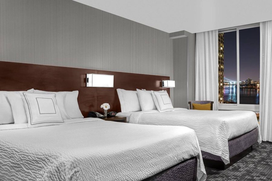 Courtyard by Marriott New York Manhattan Upper East Side — Guest room