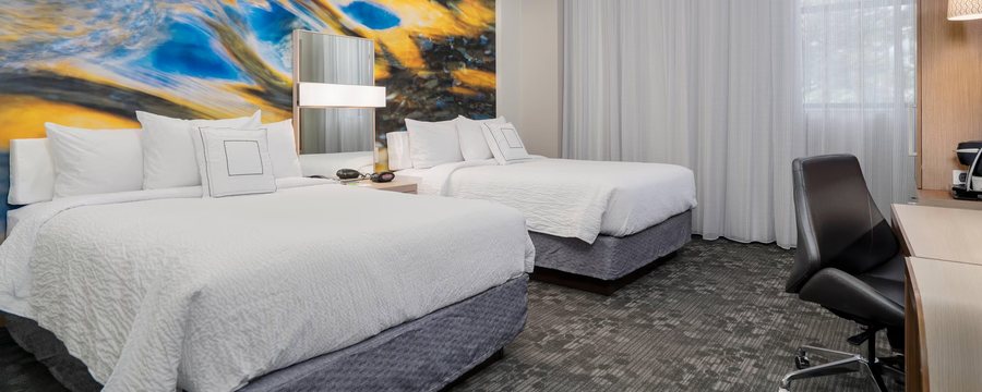 Courtyard by Marriott Niagara Falls USA — Guest room