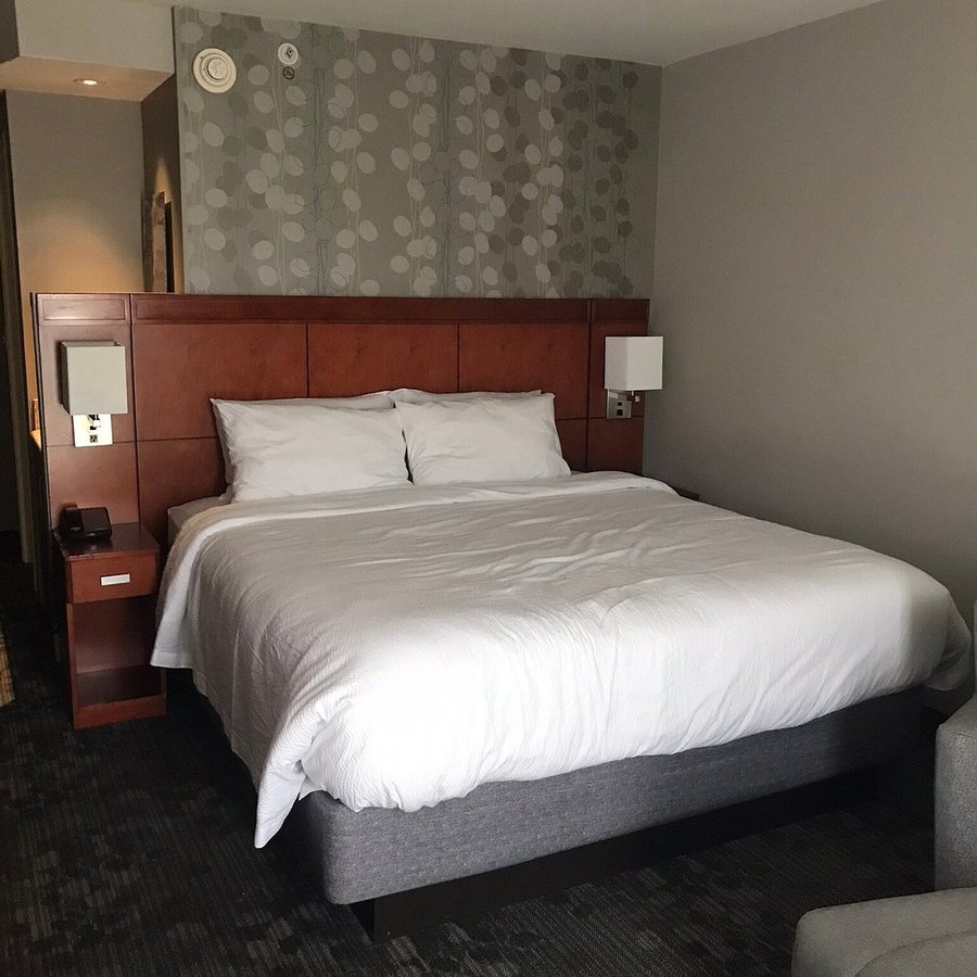 Courtyard by Marriott Owensboro — Guest room