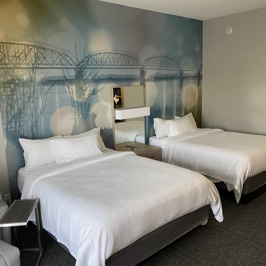 Courtyard by Marriott Paducah — Guest room