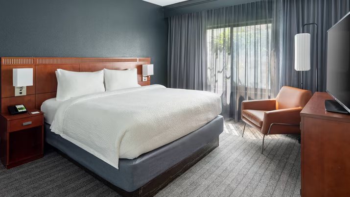 Courtyard by Marriott Palm Beach Jupiter — Guest room