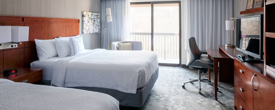 Courtyard by Marriott Parsippany — Guest room