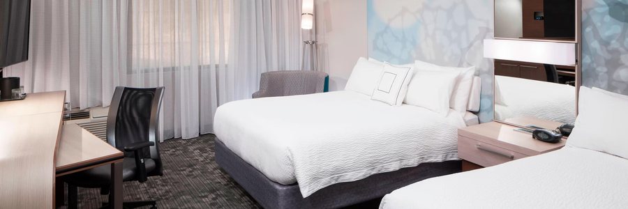 Courtyard by Marriott Pensacola — Guest room