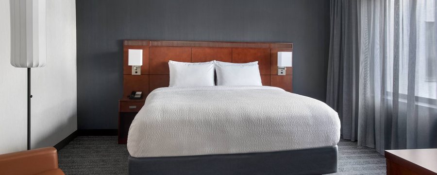 Courtyard by Marriott Poughkeepsie — Guest room