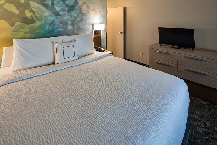 Courtyard by Marriott Rock Hill — Guest room
