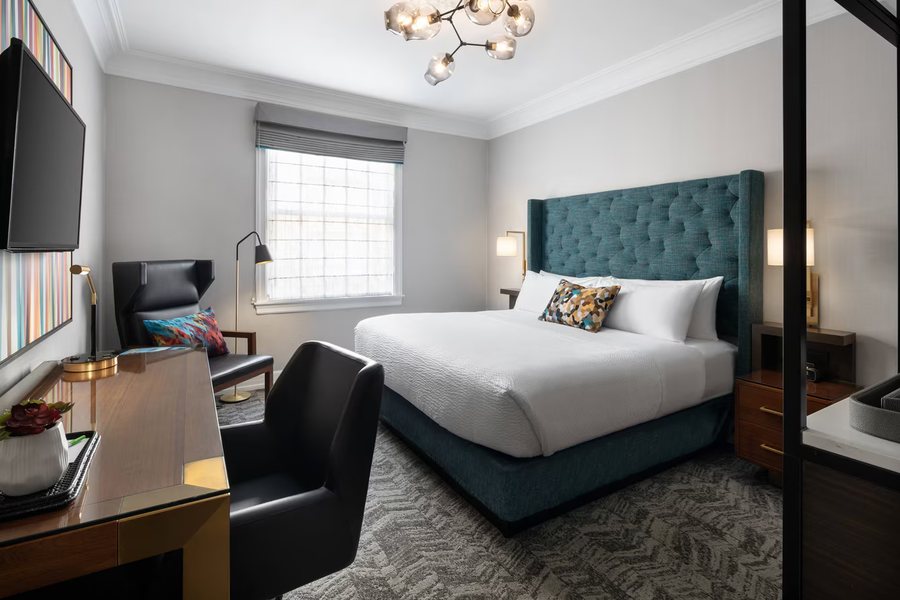 Courtyard By Marriott San Francisco Downtown van Ness Ave — Guest room
