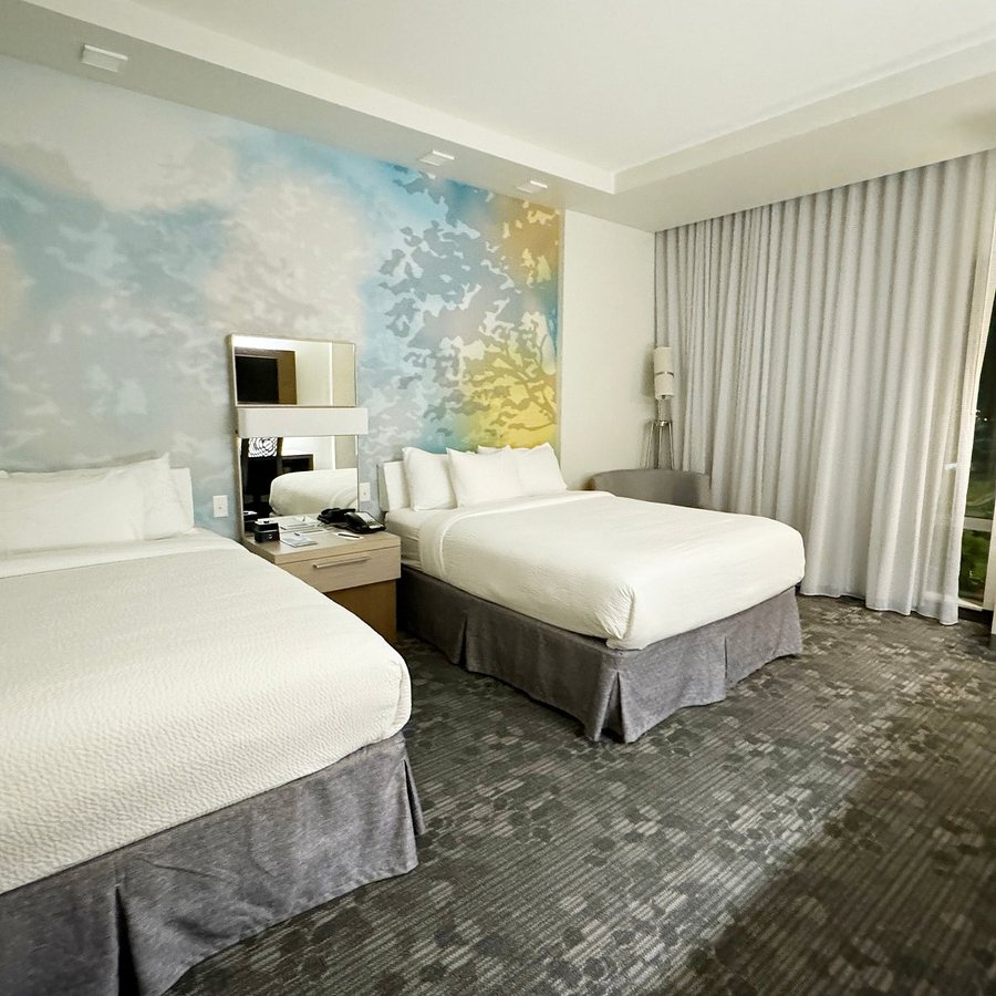 Courtyard by Marriott Savannah Airport — Guest room