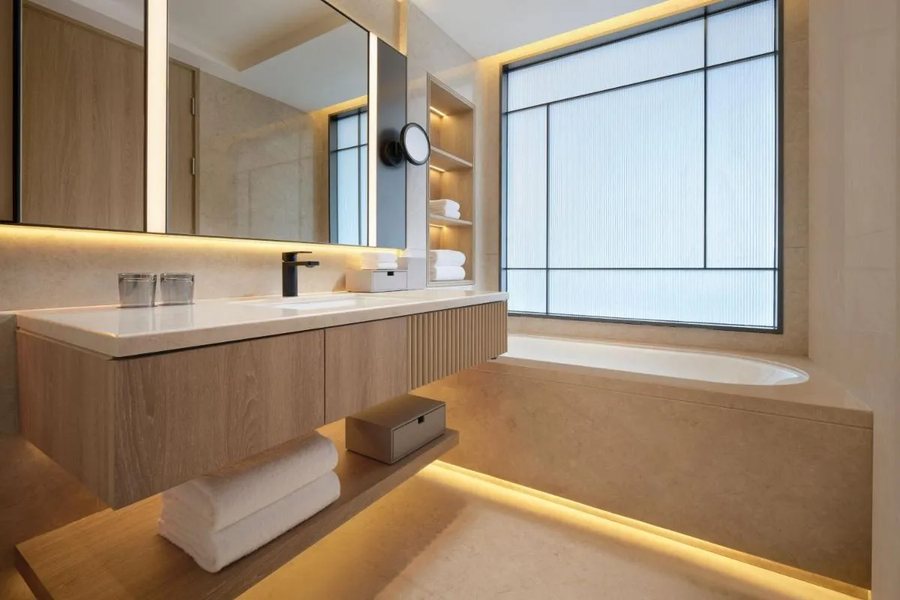 Courtyard by Marriott Shanghai Xujiahui — Bathroom
