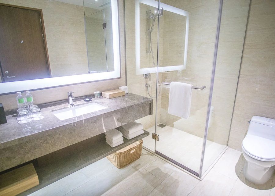 Courtyard by Marriott Taipei — Bathroom