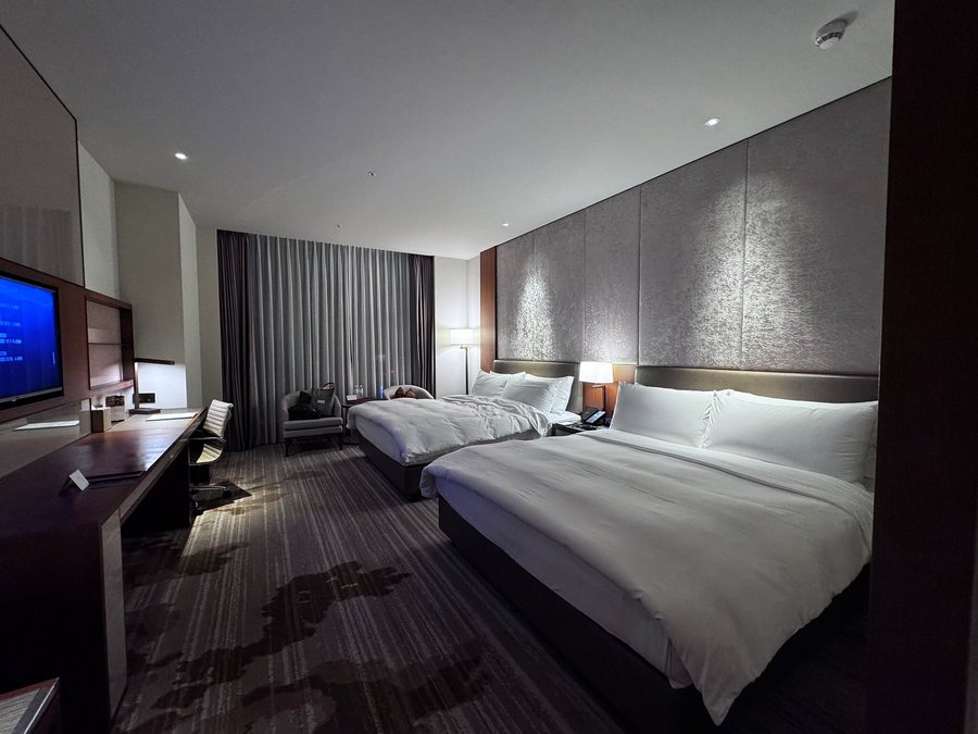 Courtyard by Marriott Taipei — Guest room